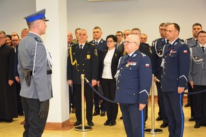 1. dowódca uroczystości składa meldunek Zastępcy KWP w Krakowie