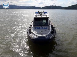 łódź Wodnego Posterunku Policji w Rożnowie