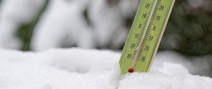 termometr w śniegu
