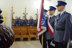 4. poczet sztandarowy, w tle kierownictwo sądeckiej komendy