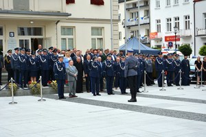 5. dowódca melduje gotowość do rozpoczęcia uroczystości