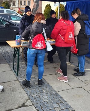 stoisko profilaktyczno-edukacyjne sądeckich policjantów — kopia