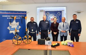 przedstawiciele Policji i MORD podczas spotkania - wspólne zdjęcie