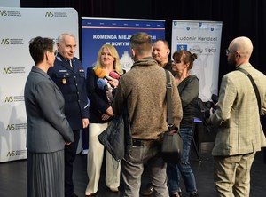 1. insp. A. Bukański przemawia podczas konferencji