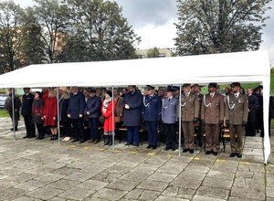 komendant wśród zaproszonych gości