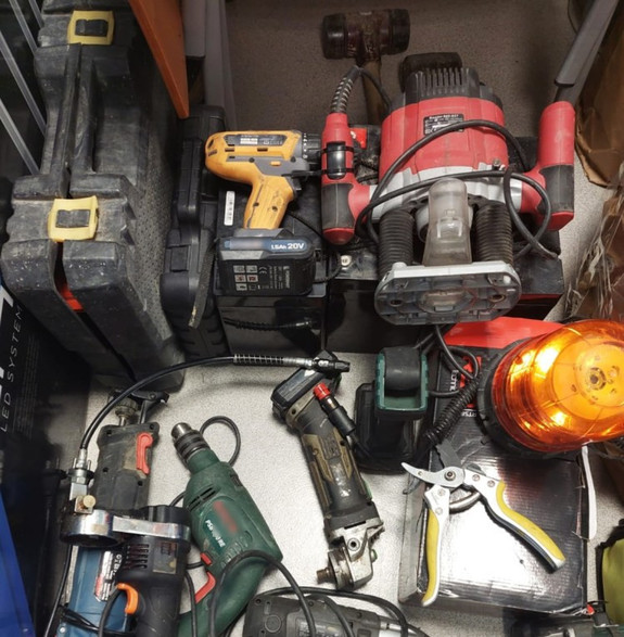 zdjęcie przedstawia część skradzionego sprzętu