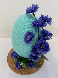 niebieskie jajka z kwiatkiem
