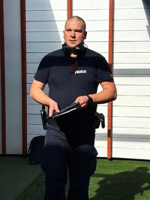 asp. sztab. Paweł Poręba w umundurowaniu służbowym