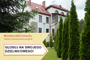 budynek KP w Piwnicznej-Zdroju, napis Głosuj na swojego dzielnicowego