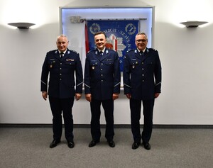 od lewej insp. A. Bukański, podinsp. A. Krok, podinsp. L. Górski
