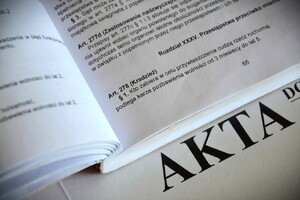 fragment okładki akt oraz kodeksu karnego z zapisem artykułu 278
