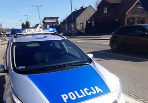 policyjny radiowóz na jednej z ulic Nowego Sącza