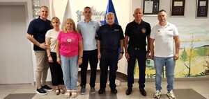 delegacja IPA Czarnogóra i przedstawiciele IPA Region Nowy Sącz na wspólnym zdjęciu z komendantem