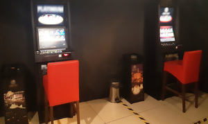 automaty zabezpieczone przez policjantów