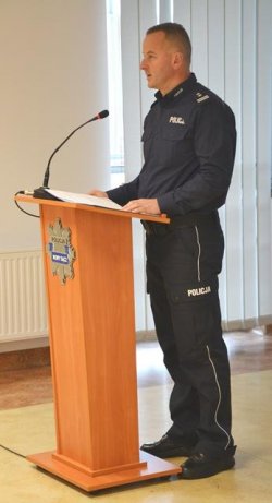 październik 2017- komendant przy mównicy podczas konferencji