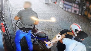 Zatrzymanie motocyklisty na stacji paliw