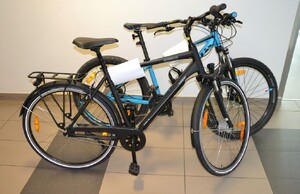 odzyskane przez policjantów rowery (część odzyskanego mienia)