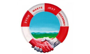 uścisk dłoni, koło ratunkowe z napisem Życie warte jest rozmowy