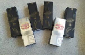 alkohole w opakowaniach zabezpieczone przez policjantów