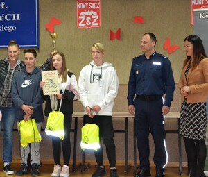 drużyna, która zajęła I miejsce w grupie II 13-16 lat(powiat nowosądecki)