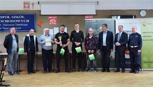 drużyna, która zajęła I miejsce w turnieju z Nowego Sącza