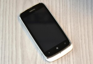 telefon komórkowy - zdjęcie ilustracyjne