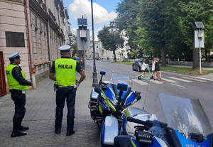 3.policjanci z WRD w trakcie prowadzonych działań bezpieczna droga do szkoły