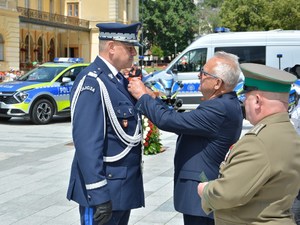 43. generał uhonorowany Złotą odznaką „Za Zasługi dla Krwiodawstwa w Policji”