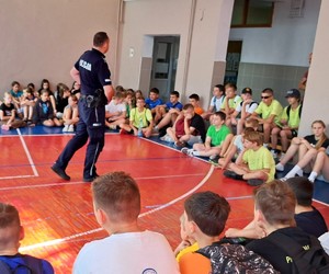 muszyński policjant podczas prelekcji