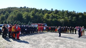 5.  Uczestnicy służb mundurowych i ratowniczych  podczas odprawy w Rytrze