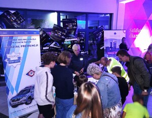 stoisko promocyjne sądeckich policjantów w WSB-NLU