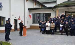 16. Dyrektor Pasek przemawia do zebranych