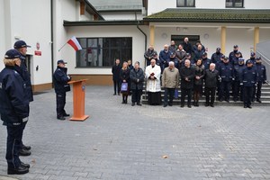 29. Zastępca Komendanta Wojewódzkiego Policji w Krakowie przemawia do zebranych