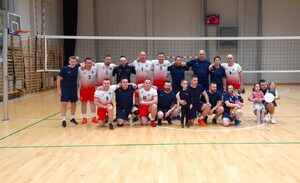 wspólne zdjęcie policjantów z Nowego Sącza i Grybowa